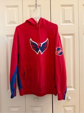NHL Washington Capitals Red Crewneck Hoodie with Blue Accents
